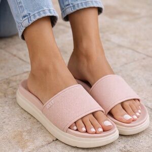 Reef Pink Slide Sandals Ridiculously Comfortable Cushion Slides Women’s